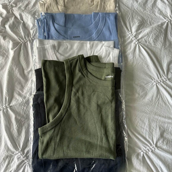 (5 tank tops) Sonoma Women's Tank Tops - Picture 4 of 4